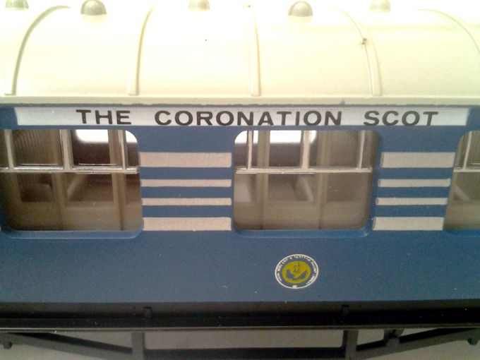 File:CoronationScot coach 1st HornbyR422.jpg