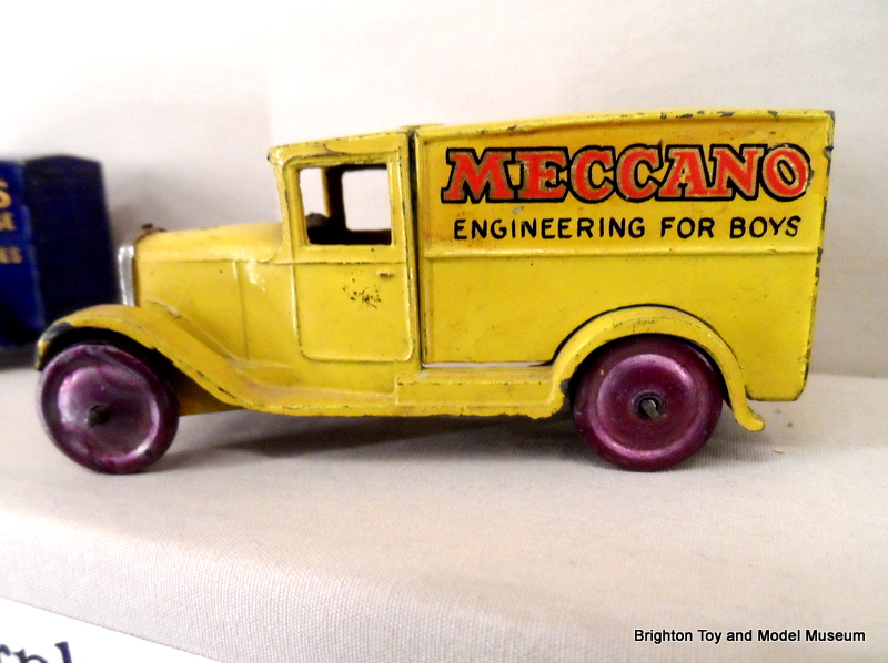 File:Meccano Delivery Van (Dinky Toys 28n).jpg
