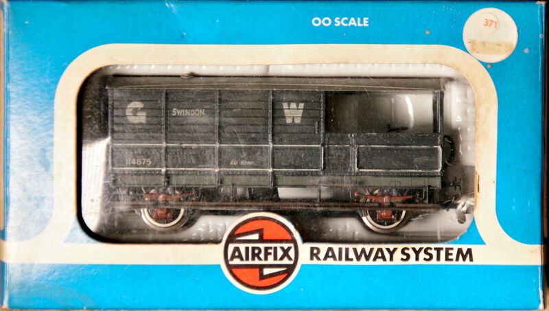 File:20 Ton Brake Van GWR (Airfix Railway System 54363-5).jpg
