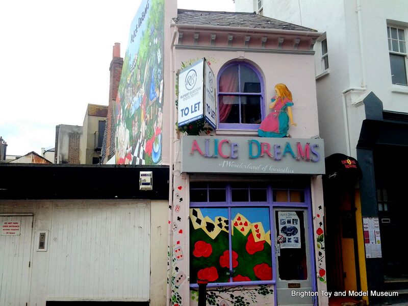 File:Alice Dreams shop, Middle Street.jpg