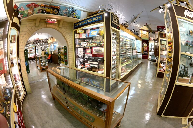 File:Arch Two, Brighton Toy and Model Museum.jpg