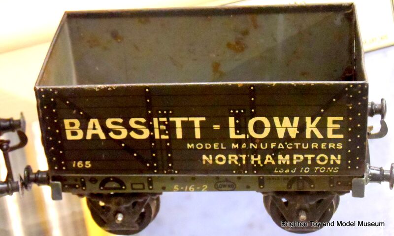File:Bassett-Lowke grey high-sided wagon (Carette for Bassett-Lowke).jpg