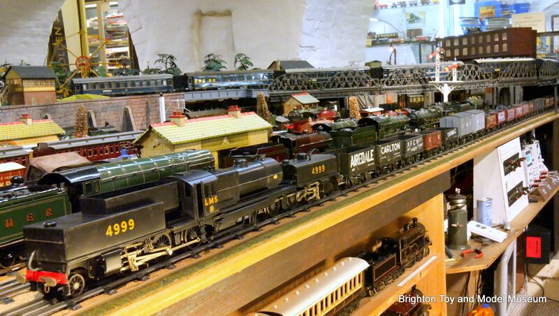 File:Beyer-Garratt loco LMS 4999, gauge 0 model Train Running Day (2016-12).jpg
