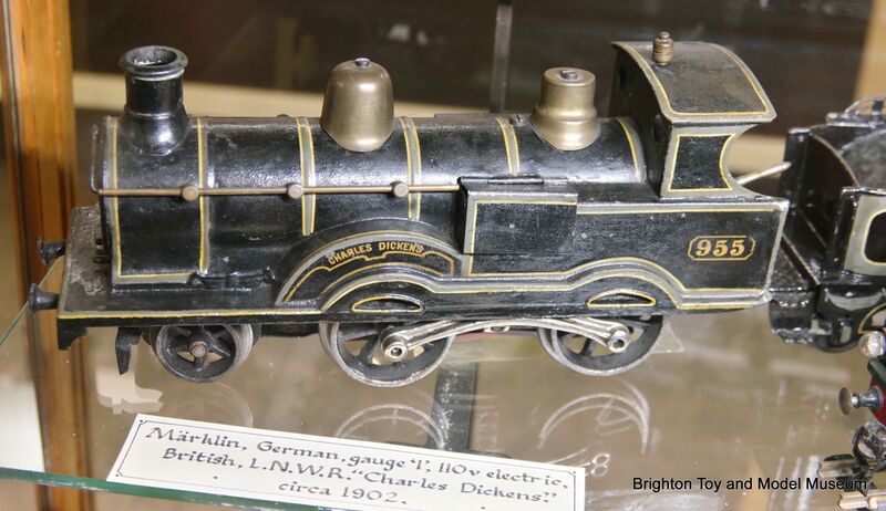 File:Charles Dickens locomotive LNWR 955, 110V (Märklin D 3021).jpg