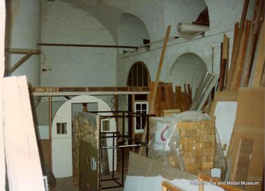 1991: Interior work underway