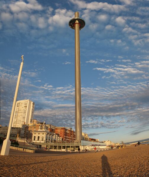 File:Eastward view of i360 and beach (2016).jpg