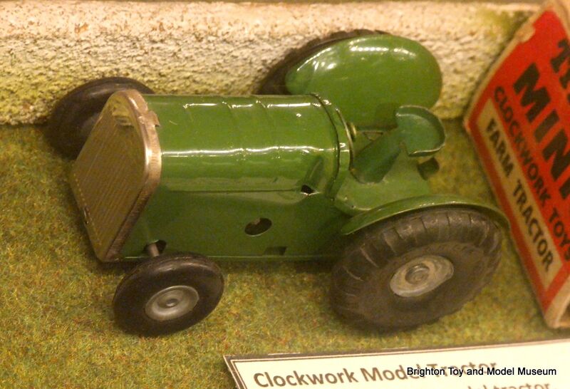 File:Farm Tractor, clockwork (Tri-ang Minic 83M).jpg