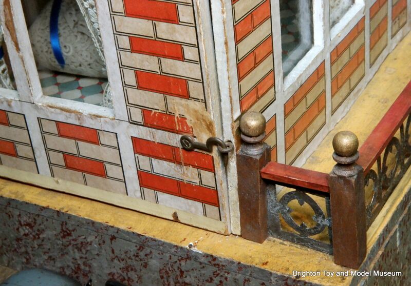 File:Gottschalk dollhouse, corner, showing wear and construction details.jpg