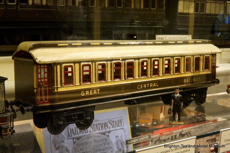 File:Great Central Railway coach, gauge1, 1904 (Bing for Bassett-Lowke).jpg