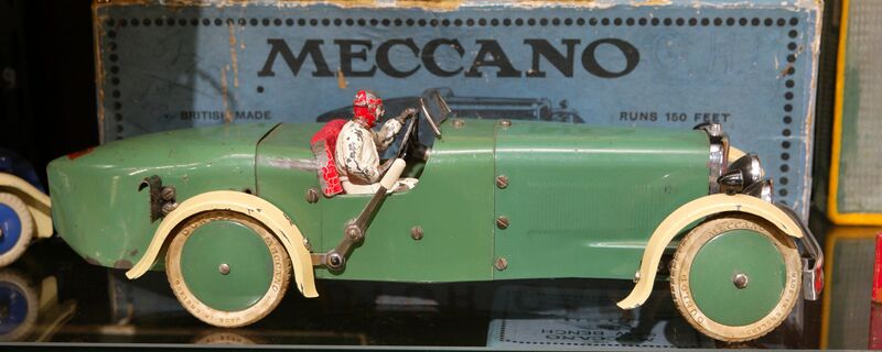 File:Green clockwork Tourer (Meccano Motor Car Constructor 2).jpg
