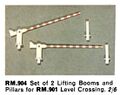 Lifting Booms for Level Crossing RM901, Minic Motorways RM904 (TriangRailways 1964).jpg