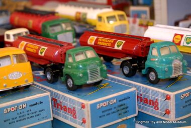 Bedford lorries, Tri-ang Spot-On