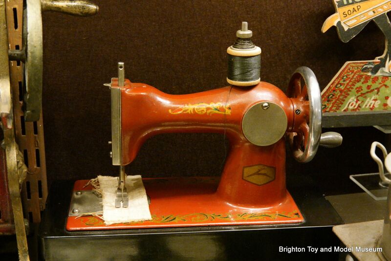 File:Miniature sewing machine (Orscha).jpg