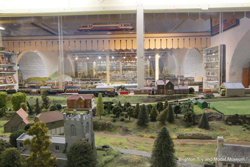 File:Model railway layouts, Brighton Toy and Model Museum.jpg