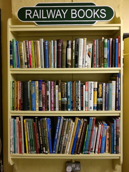 File:New bookshelf, June 2014.jpg