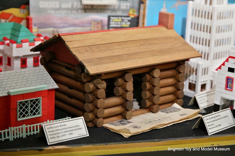 File:Pioneer Log Cabin model (Lincoln Logs).jpg