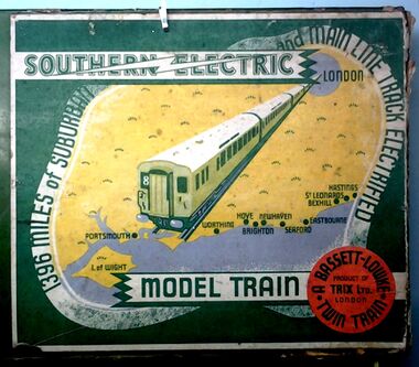 1939: Bassett-Lowke Trix Twin (TTR) box set, produced with the cooperation of Southern Railway to promote the new trains