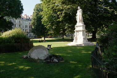 Queen Victoria Statue, Victoria Gardens