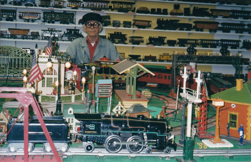 File:Ward Kimball with American Flyer locomotive (Chris Littledale).jpg