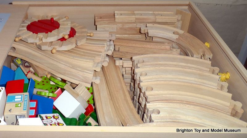 File:BigJigs wooden train parts.jpg