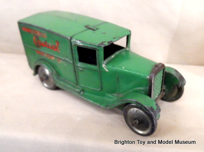 File:Castrol Delivery Van (Dinky Toys).jpg