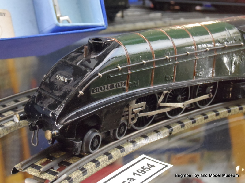 File:Hornby Dublo LNER Silver King A4 locomotive 60016 detail.jpg