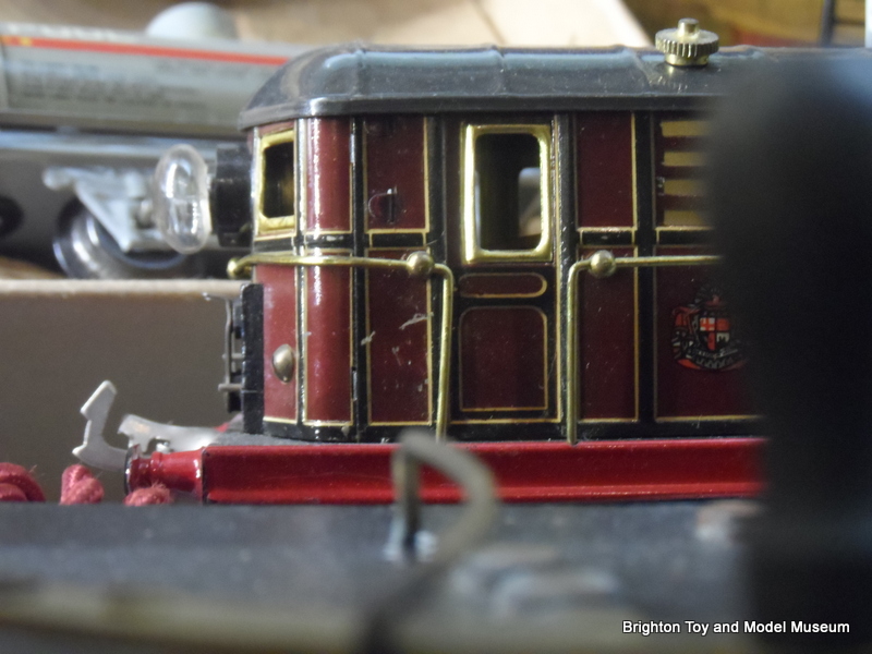 File:Hornby Metropolitan locomotive 110-Volt, detail.jpg