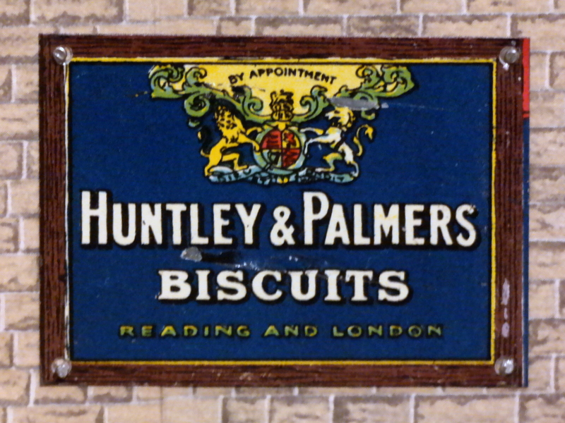 File:Huntley and Palmers biscuits, enamelled tinplate miniature poster.jpg