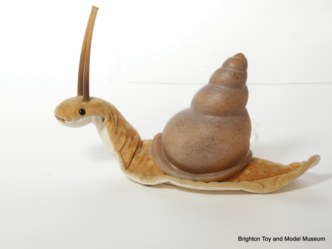 File:Nelly the Snail (Steiff).gif
