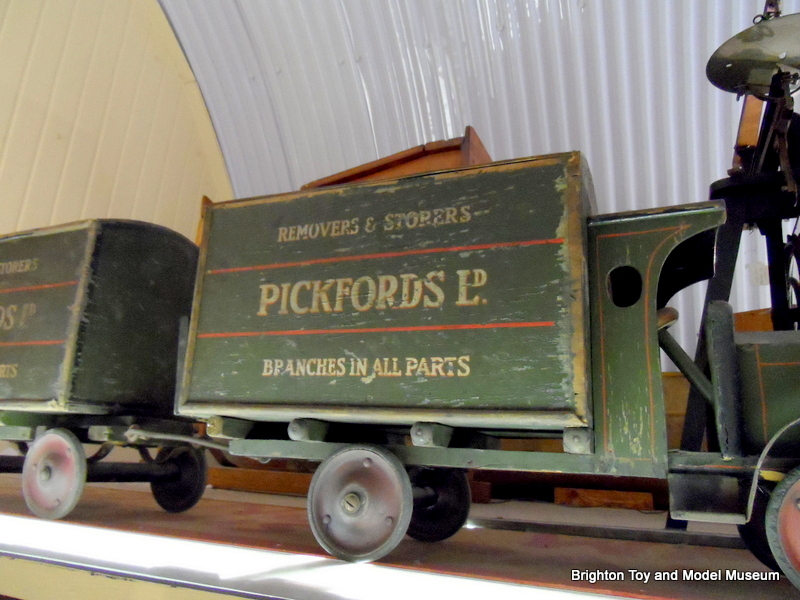 File:Pickfords removal lorry, G J Lines.jpg