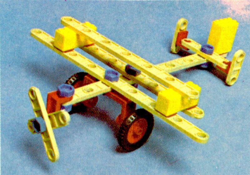File:Biplane built with BettaBilda Engineer Set E1 (BettaBilda 1968).jpg