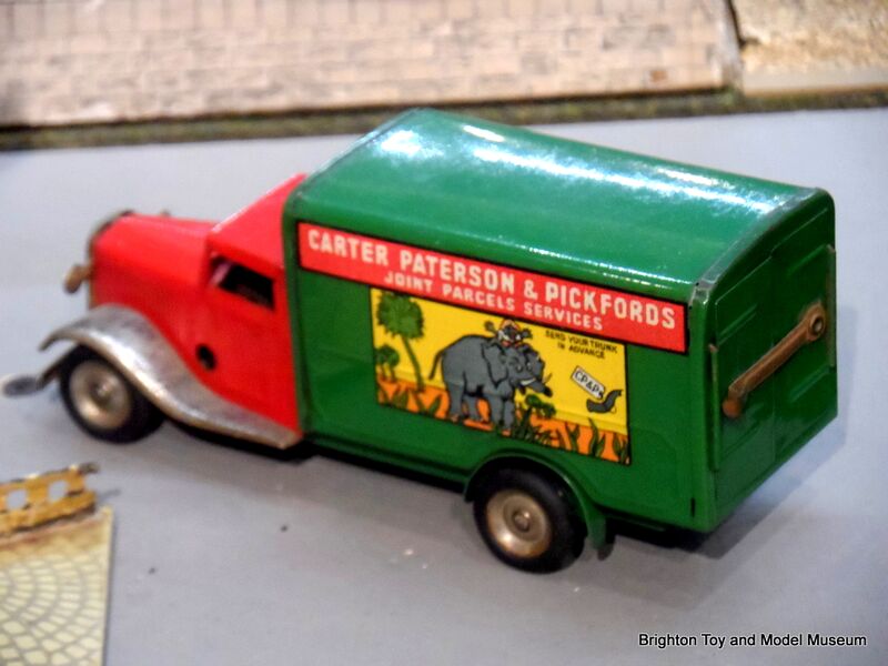 File:Carter Paterson and Pickfords Removals Lorry, clockwork (Triang Minic).jpg