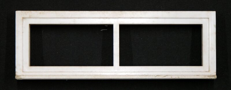 File:Contemporary Small Two-Light Window (Tri-ang 1153).jpg