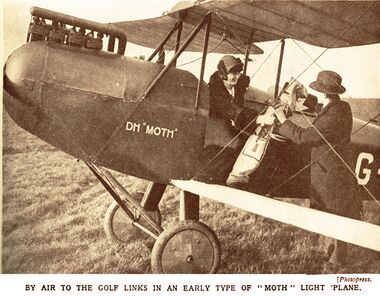 1934: The "Moth" as a golfing accessory
