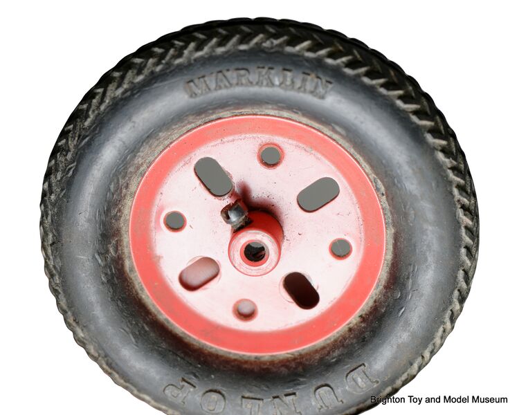 File:Dunlop Tyre (Märklin Metall).jpg