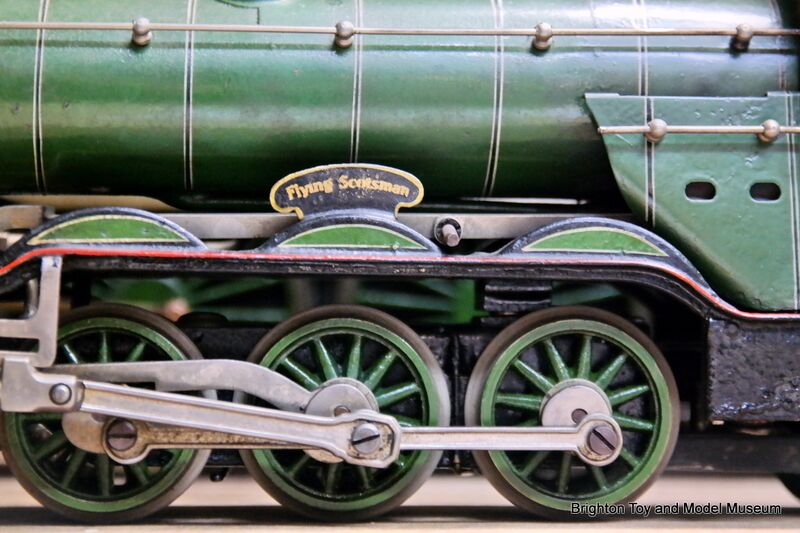 File:Early steam-powered LNER 4472 Flying Scotsman locomotive model, detail (Märklin).jpg