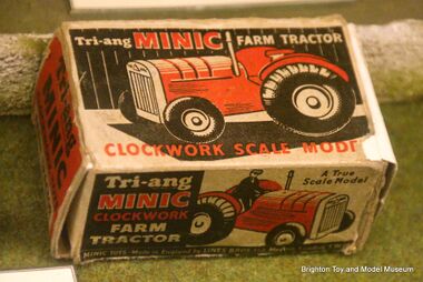 Farm Tractor 83M box