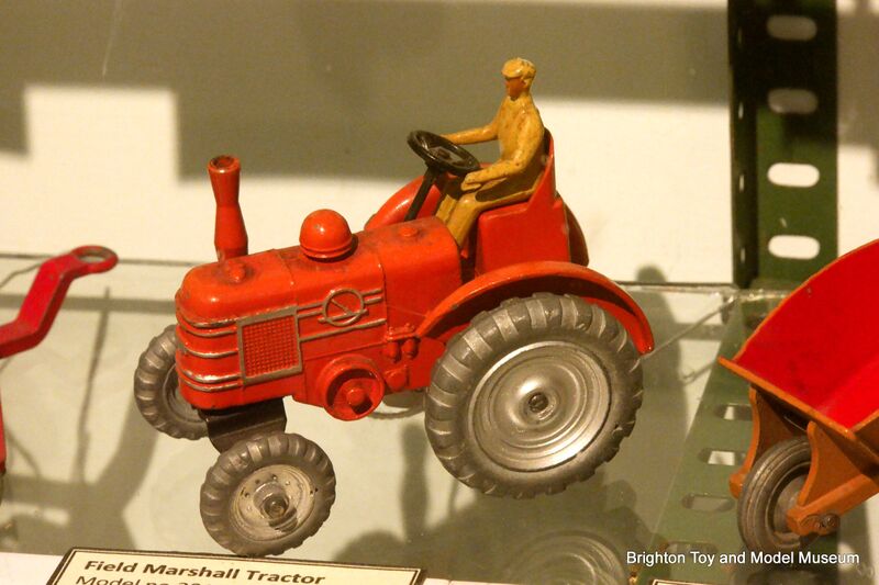 File:Field Marshall Tractor (Dinky Toys 301).jpg