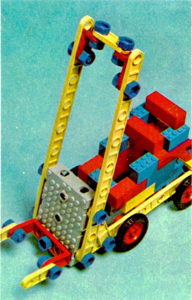 File:Forklift Truck, BettaBilda Engineer Set E2 (BettaBilda 1968).jpg