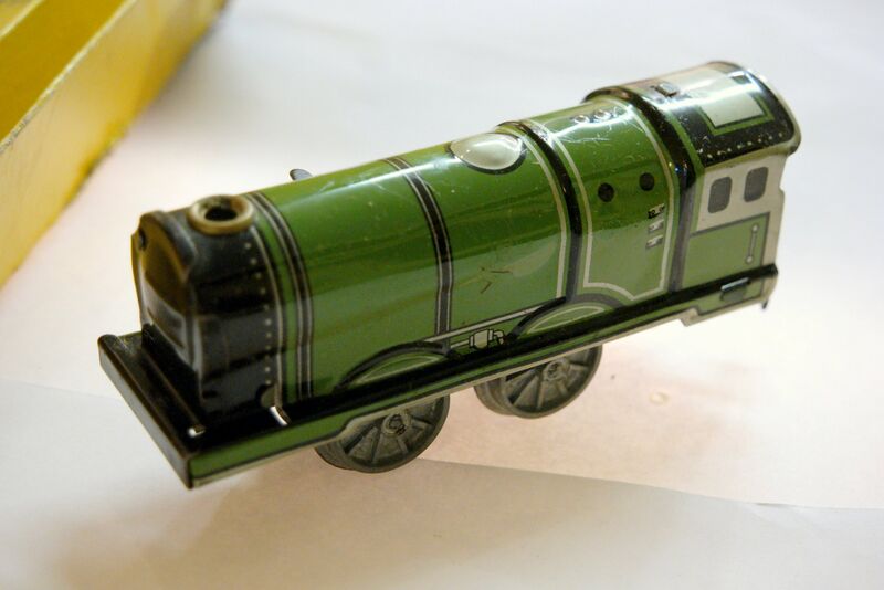 File:Green tinplate locomotive (Mettoy Railways).jpg