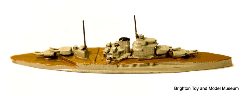 File:HMS Valiant, 1-1200 waterline ship model (Tremo Models).jpg