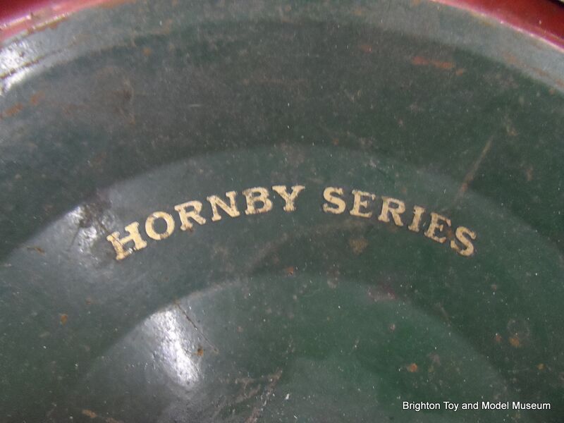File:Hornby Series, turntable detail.jpg