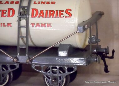 United Dairies Milk Tank Wagon, Hornby Series 1930