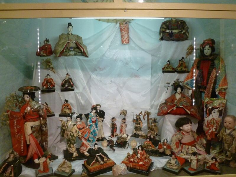 File:Japanese Dolls cabinet, 2013.jpg