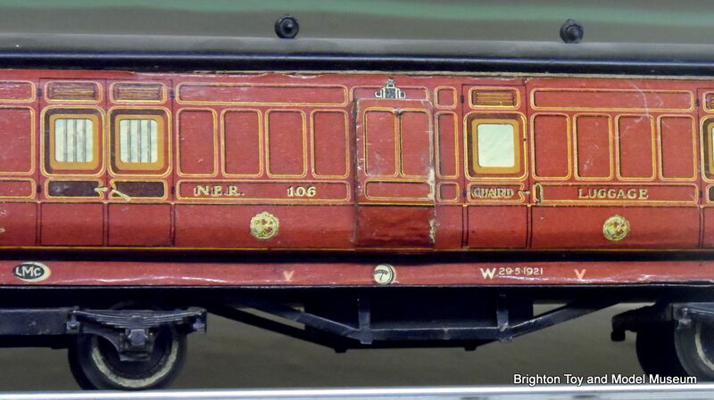 File:Leeds paper-detailed luggage coach 106.jpg