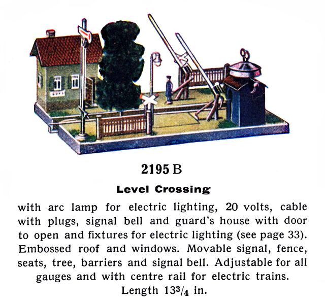File:Level Crossing, Märklin 2195-B (MarklinCat 1936).jpg