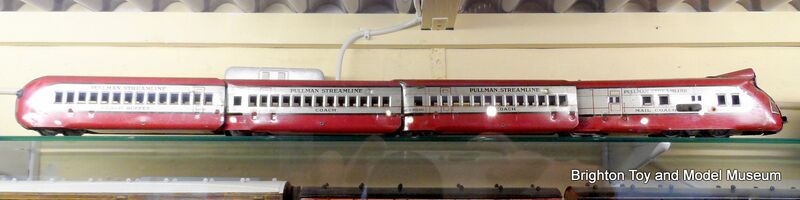 File:M10000 streamliner train (Marx).jpg