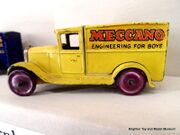 Meccano Delivery Van (Dinky Toys 28n).jpg