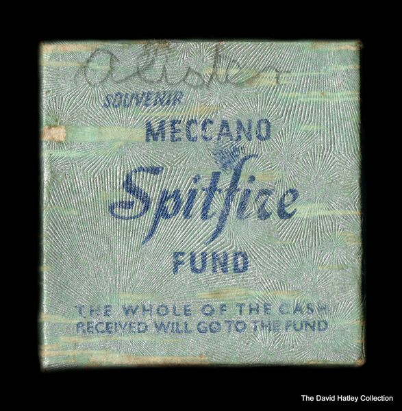 File:Meccano Spitfire Fund pendant, box lid (Dinky Toys 62a).jpg