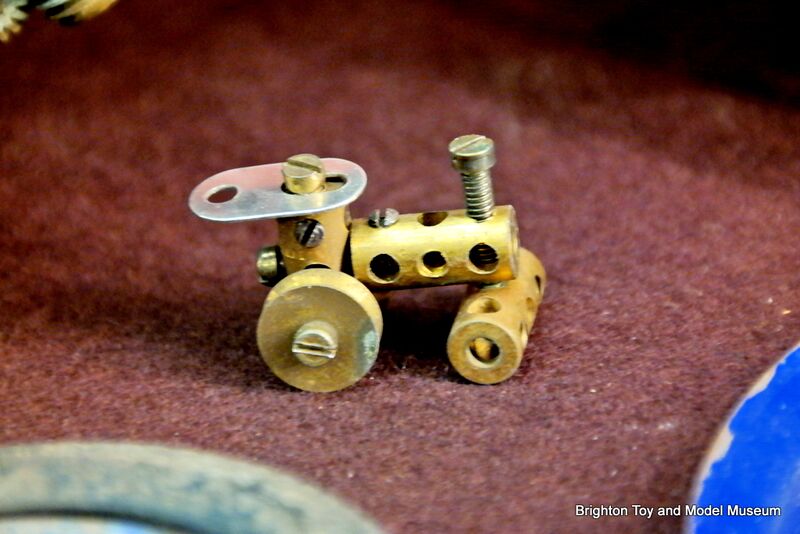 File:Meccano miniature steamroller.jpg